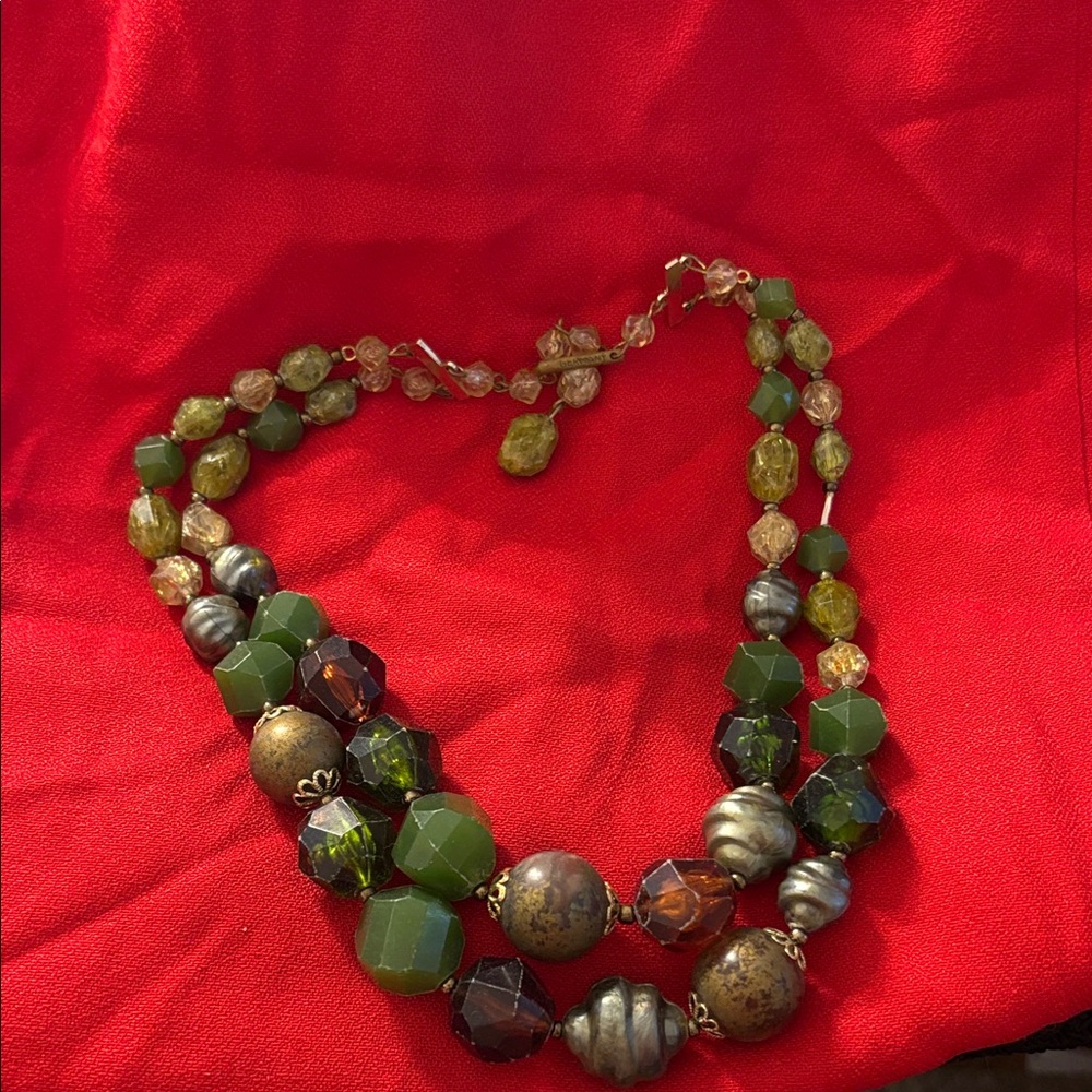 Elegant Green and Gold Beaded vintage Necklace